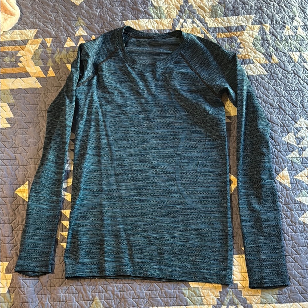 EUC Women’s lululemon swiftly long sleeve size 6